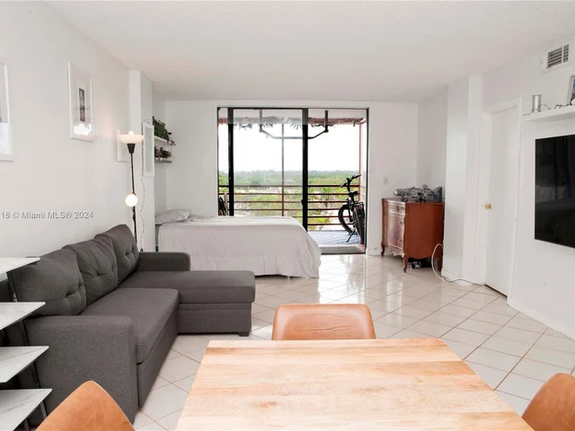 3660 NE 166th St # 802, North Miami Beach FL 33160