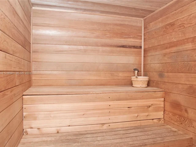 3660 NE 166th St # 802, North Miami Beach FL 33160