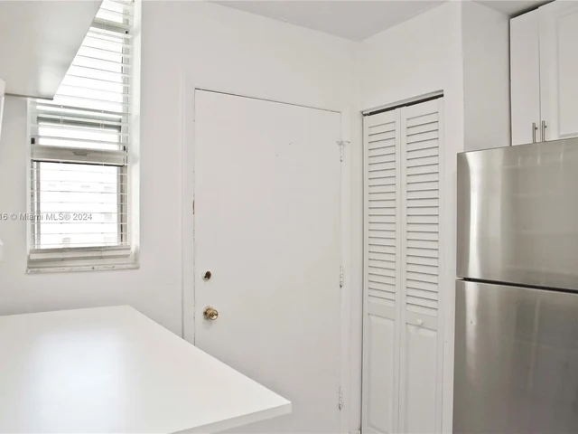 3660 NE 166th St # 802, North Miami Beach FL 33160