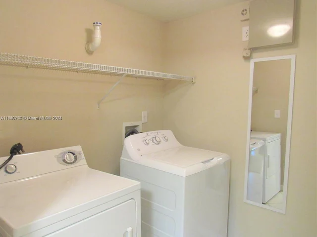 6505 Emerald Dunes Dr # 208, West Palm Beach FL 33411