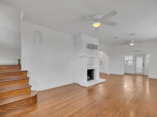 1667 SW 11th St, Miami FL 33135