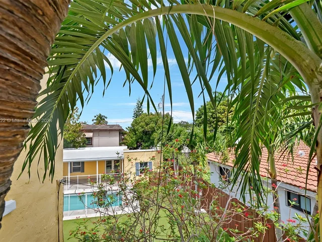 1667 SW 11th St, Miami FL 33135