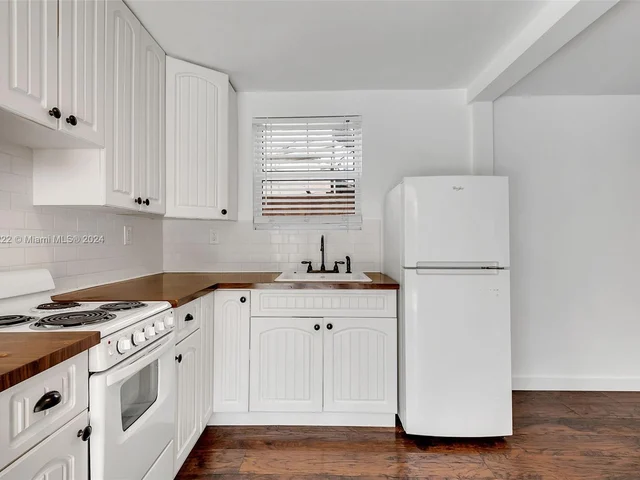 1667 SW 11th St, Miami FL 33135