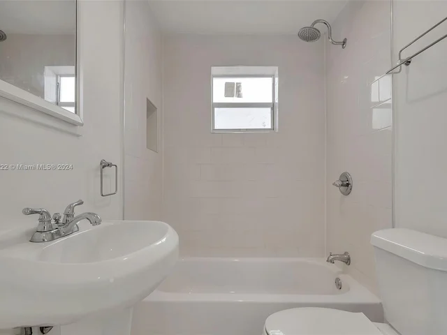 1667 SW 11th St, Miami FL 33135