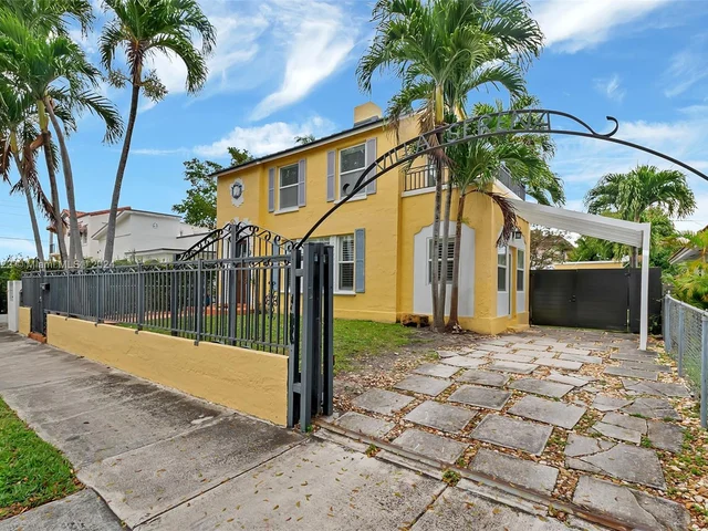 1667 SW 11th St, Miami FL 33135