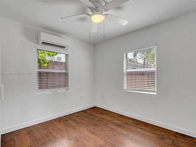 1667 SW 11th St, Miami FL 33135