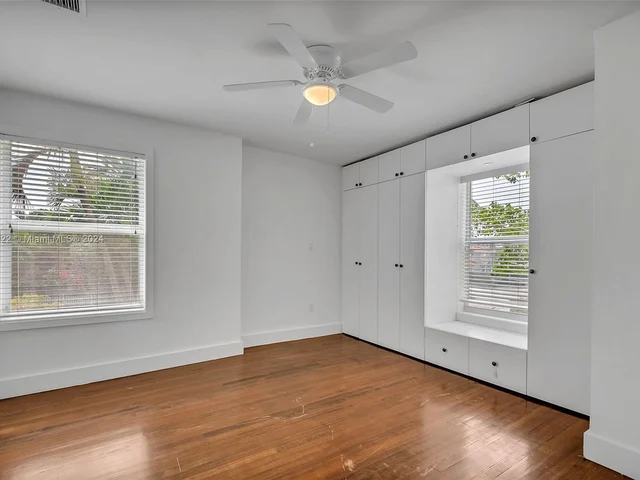 1667 SW 11th St, Miami FL 33135