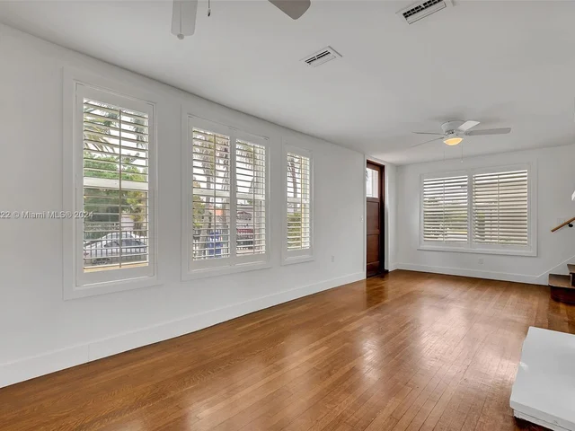 1667 SW 11th St, Miami FL 33135