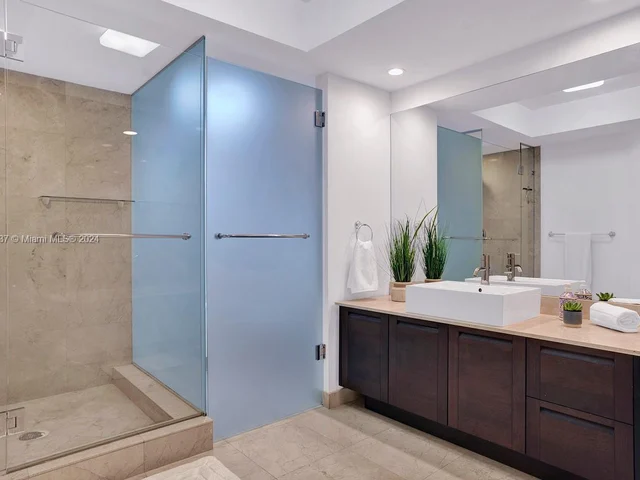 150 Sunny Isles Blvd # 805, Sunny Isles Beach FL 33160