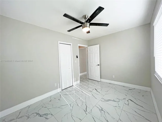 6938 NW 6th Ave, Miami FL 33150