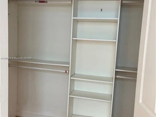 186 SE 12th TER # 708, Miami FL 33131