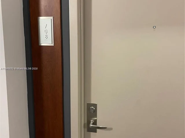 186 SE 12th TER # 708, Miami FL 33131