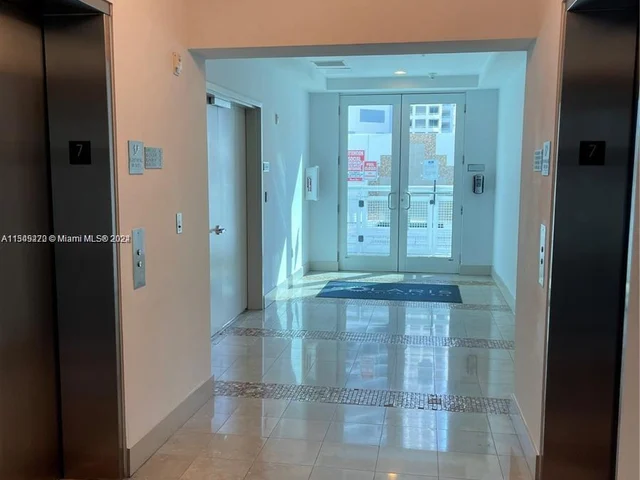 186 SE 12th TER # 708, Miami FL 33131