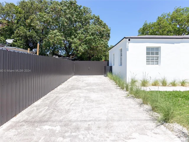 2975 NW 14th Ave, Miami FL 33142