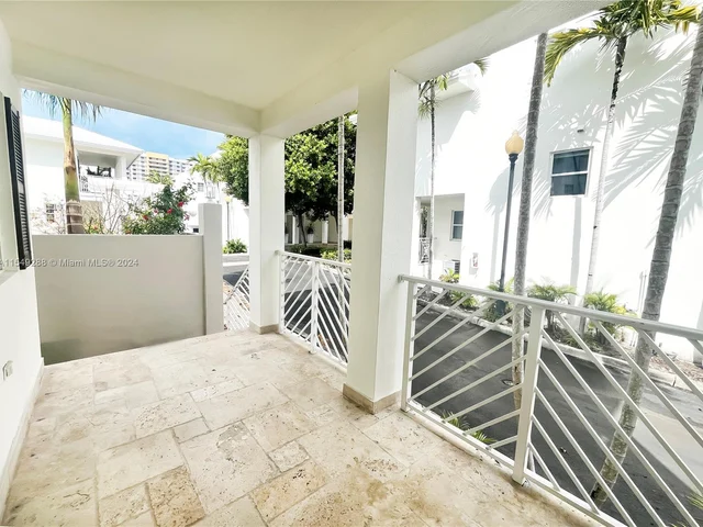 1045 SW 9th Ct # P, Miami FL 33130