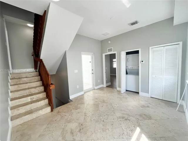 1045 SW 9th Ct # P, Miami FL 33130