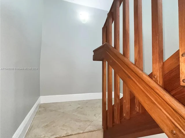 1045 SW 9th Ct # P, Miami FL 33130