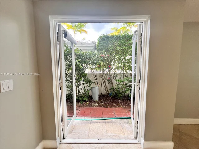 1045 SW 9th Ct # P, Miami FL 33130