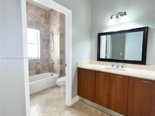 1045 SW 9th Ct # P, Miami FL 33130