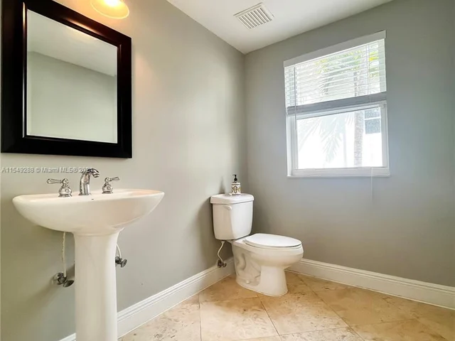 1045 SW 9th Ct # P, Miami FL 33130