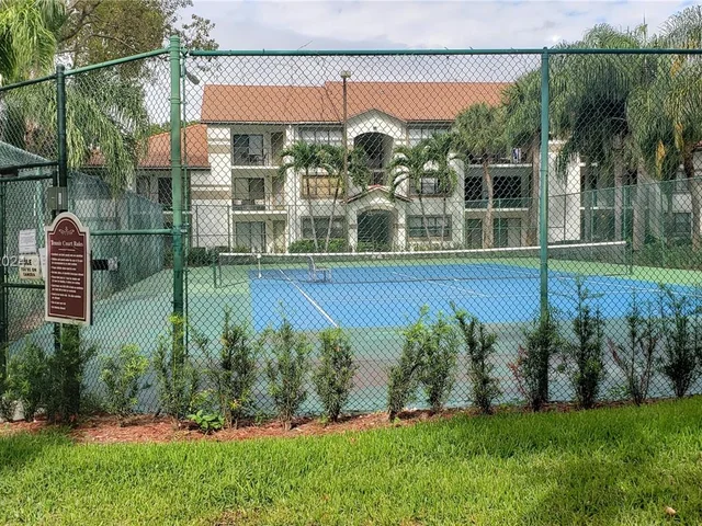 470 S Park Rd # 203, Hollywood FL 33021