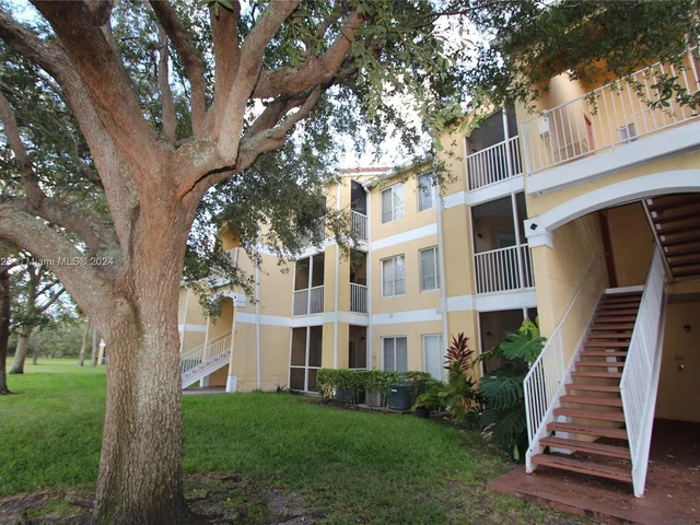 2321 NW 33rd St # 213, Oakland Park FL 33309