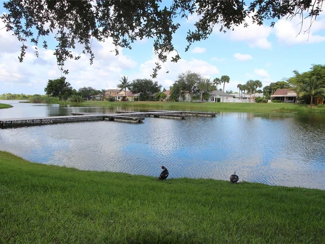 2321 NW 33rd St # 213, Oakland Park FL 33309