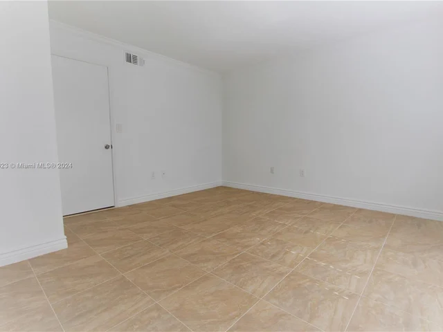 2321 NW 33rd St # 213, Oakland Park FL 33309