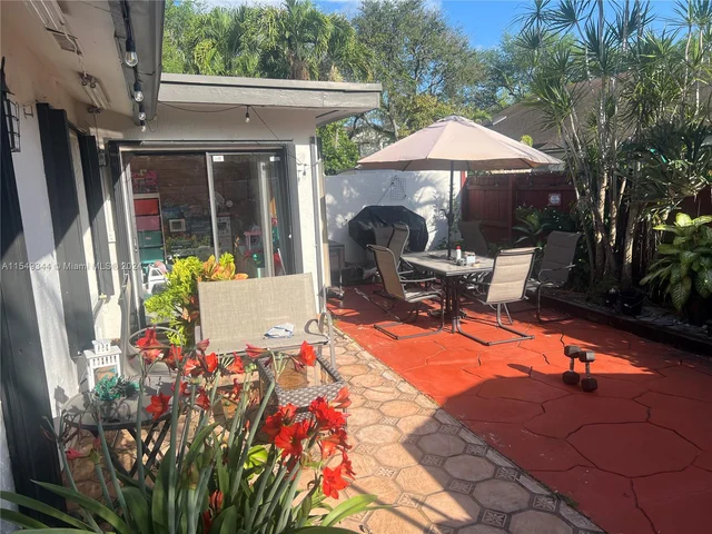 11720 SW 91st Ter, Miami FL 33186