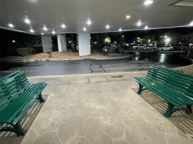 919 Hillcrest Dr # 302, Hollywood FL 33021