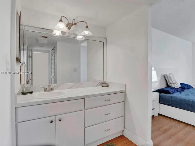 3625 N Country Club Dr # 1404, Aventura FL 33180