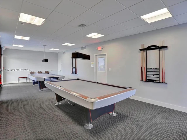 3625 N Country Club Dr # 1404, Aventura FL 33180