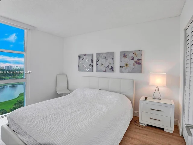 3625 N Country Club Dr # 1404, Aventura FL 33180