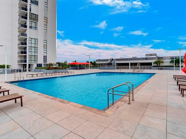 3625 N Country Club Dr # 1404, Aventura FL 33180