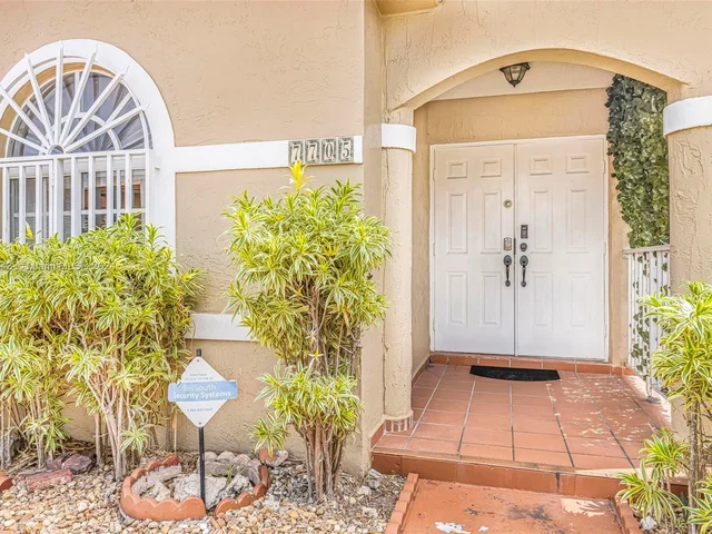 7705 W 34th Ln, Hialeah FL 33018