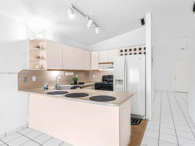 7705 W 34th Ln, Hialeah FL 33018