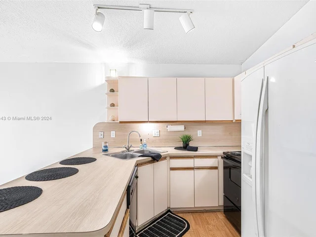 7705 W 34th Ln, Hialeah FL 33018