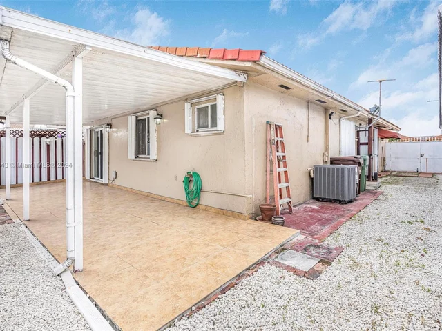 7705 W 34th Ln, Hialeah FL 33018