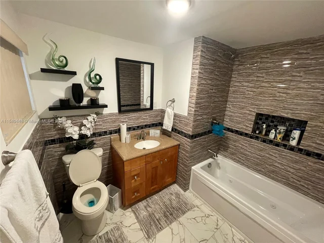 8850 NW 13th St, Pembroke Pines FL 33024