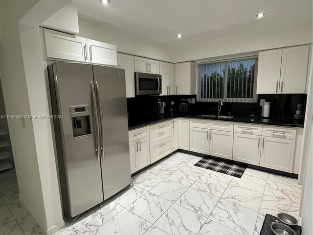 8850 NW 13th St, Pembroke Pines FL 33024