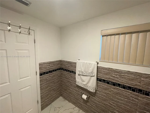 8850 NW 13th St, Pembroke Pines FL 33024