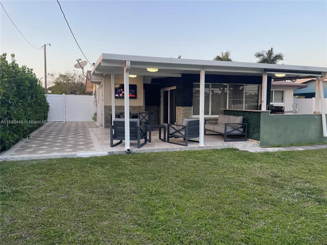 8850 NW 13th St, Pembroke Pines FL 33024