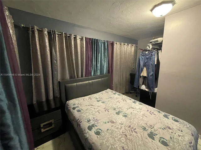 8850 NW 13th St, Pembroke Pines FL 33024