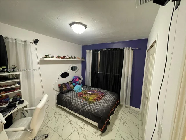 8850 NW 13th St, Pembroke Pines FL 33024