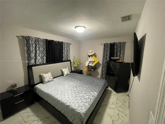 8850 NW 13th St, Pembroke Pines FL 33024