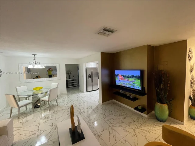 8850 NW 13th St, Pembroke Pines FL 33024