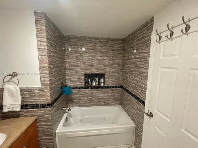 8850 NW 13th St, Pembroke Pines FL 33024