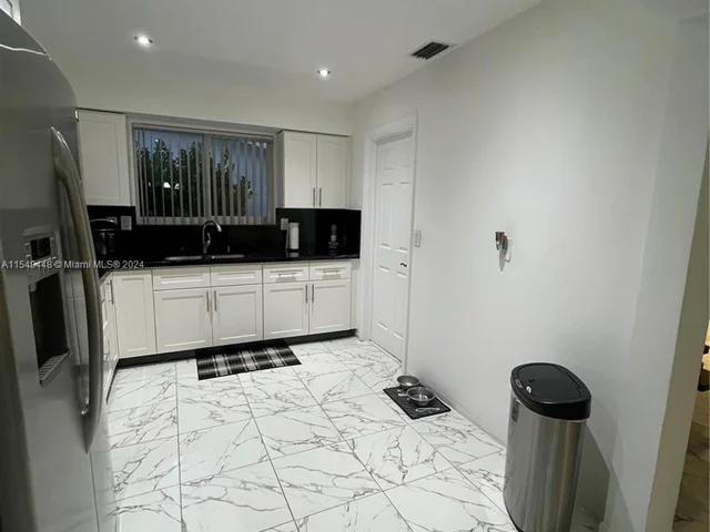 8850 NW 13th St, Pembroke Pines FL 33024