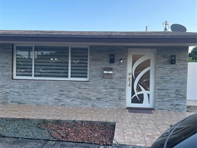 8850 NW 13th St, Pembroke Pines FL 33024
