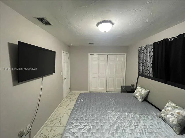 8850 NW 13th St, Pembroke Pines FL 33024